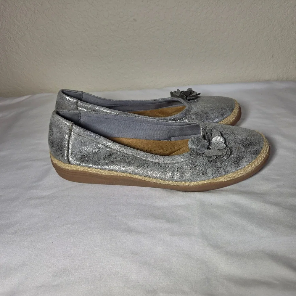 Clarks Collection Silver Metallic Floral Espadrille Flats Ultimate Comfort 11W